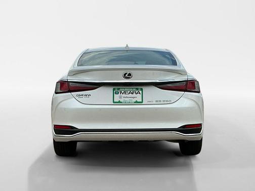 2023 Lexus ES 250 Base