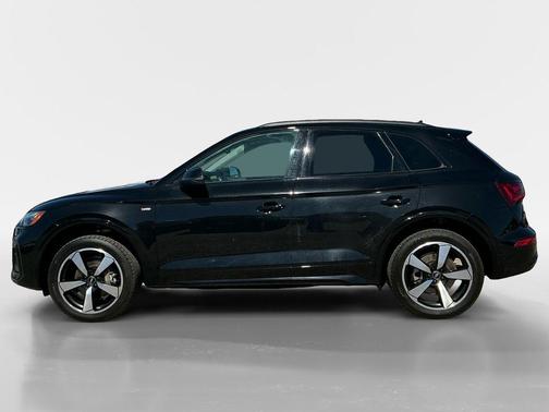 2022 Audi Q5 45 S line Premium Plus
