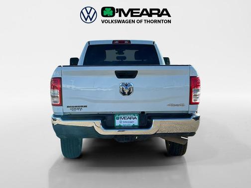 Bright White Clearcoat 2024 RAM 2500 Big Horn Crew Cab 4x4 8' Box
