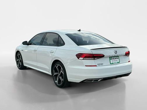 2022 Volkswagen Passat 2.0T R-Line