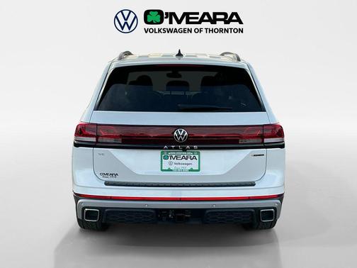 Opal White Pearl 2026 Volkswagen Atlas Peak Edition
