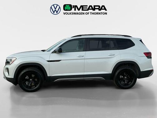 Opal White Pearl 2026 Volkswagen Atlas Peak Edition