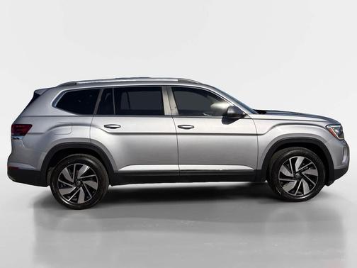 Silver Mist Metallic 2024 Volkswagen Atlas 2.0T SEL