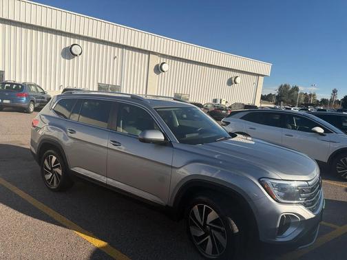 Silver Mist Metallic 2024 Volkswagen Atlas 2.0T SEL