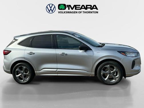 Iconic Silver Metallic 2024 Ford Escape ST-Line