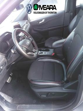 Iconic Silver Metallic 2024 Ford Escape ST-Line