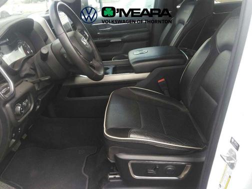 Bright White Clearcoat 2025 RAM 1500 Laramie