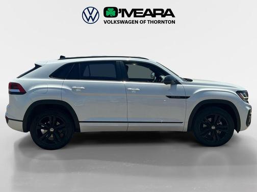 Opal White Pearl 2023 Volkswagen Atlas Cross Sport 2.0T SEL R-Line