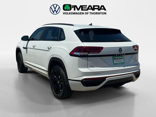 Opal White Pearl 2023 Volkswagen Atlas Cross Sport 2.0T SEL R-Line