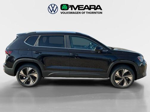 Deep Black Pearl 2026 Volkswagen Taos SE