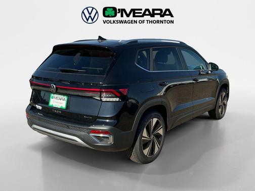Deep Black Pearl 2026 Volkswagen Taos SE