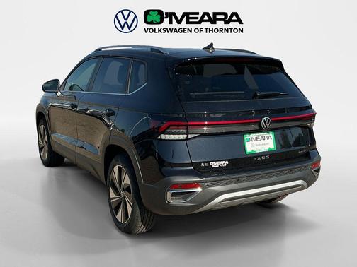 Deep Black Pearl 2026 Volkswagen Taos SE
