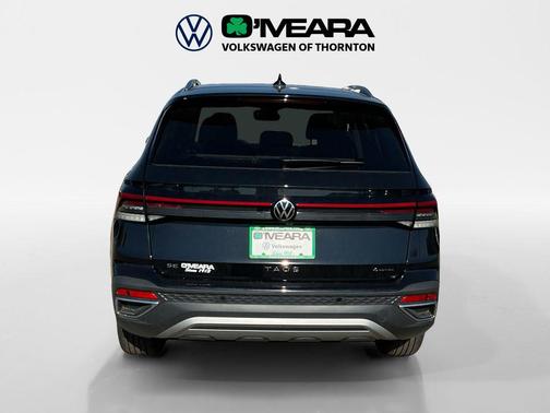Deep Black Pearl 2026 Volkswagen Taos SE