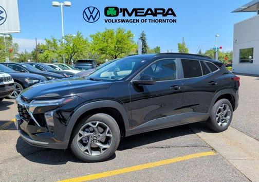 Mosaic Black Metallic 2024 Chevrolet Trax LT