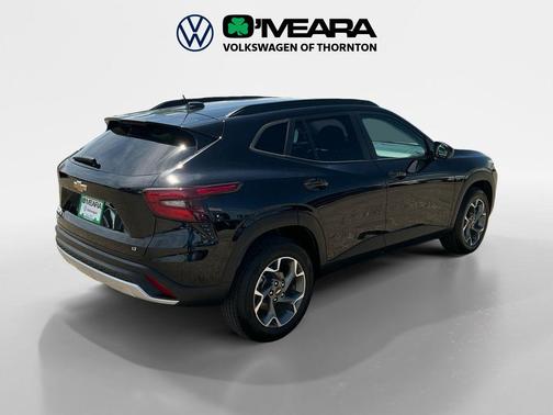 Mosaic Black Metallic 2024 Chevrolet Trax LT