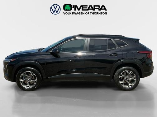 Mosaic Black Metallic 2024 Chevrolet Trax LT
