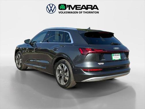 2022 Audi e-tron Premium Plus