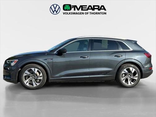 2022 Audi e-tron Premium Plus