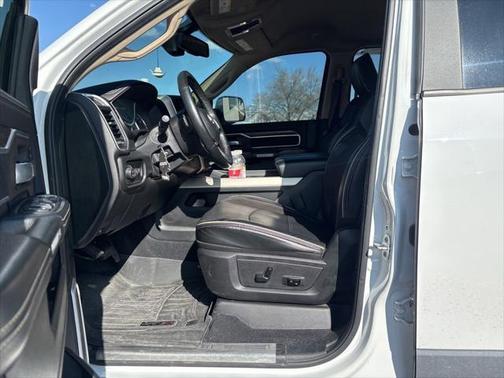 2019 RAM 2500 Laramie Crew Cab 4x4 6'4' Box