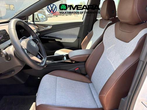 Pure White 2024 Volkswagen ID.4 Pro