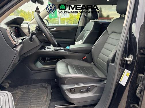 Deep Black 2024 Volkswagen Atlas 2.0T SEL