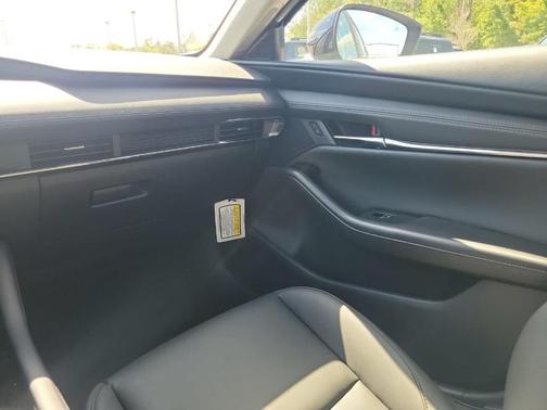 2025 Mazda Mazda3 FWD w/Preferred Package