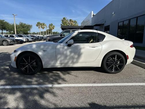 Snowflake White Pearl 2026 Mazda MX-5 Miata Grand Touring