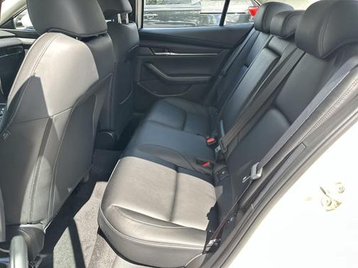Snowflake White Pearl 2026 Mazda Mazda3 FWD w/Preferred Package