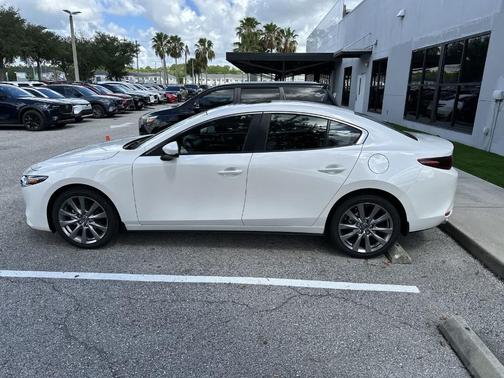Snowflake White Pearl 2026 Mazda Mazda3 FWD w/Preferred Package