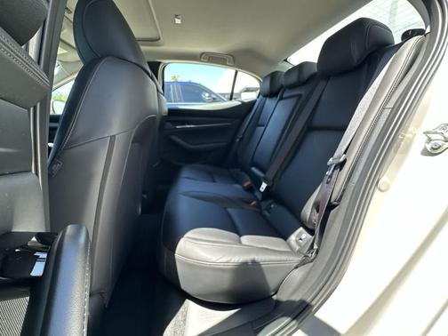 Platinum Quartz Metallic 2026 Mazda Mazda3 FWD w/Preferred Package