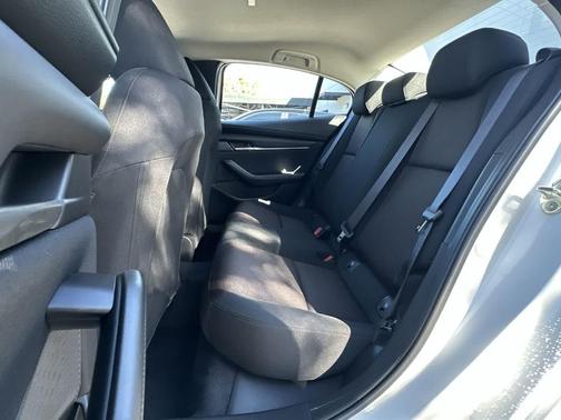 Snowflake White Pearl 2026 Mazda Mazda3 2.5 S