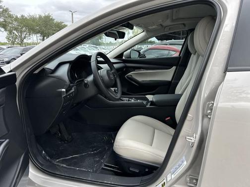 Platinum Quartz Metallic 2026 Mazda Mazda3 FWD w/Preferred Package