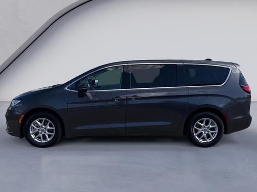 Granite Crystal Clearcoat Metallic 2023 Chrysler Pacifica Touring-L