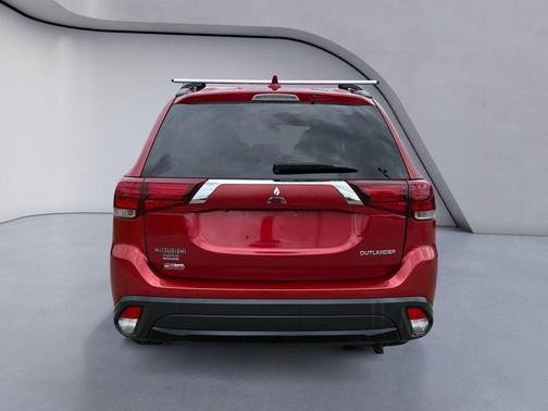 Rally Red Metallic 2018 Mitsubishi Outlander LE