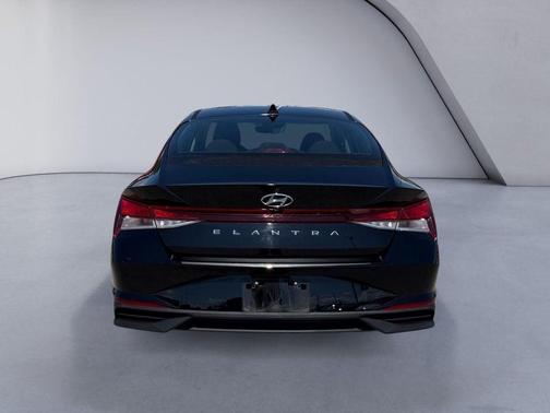 Phantom Black 2022 Hyundai ELANTRA SEL