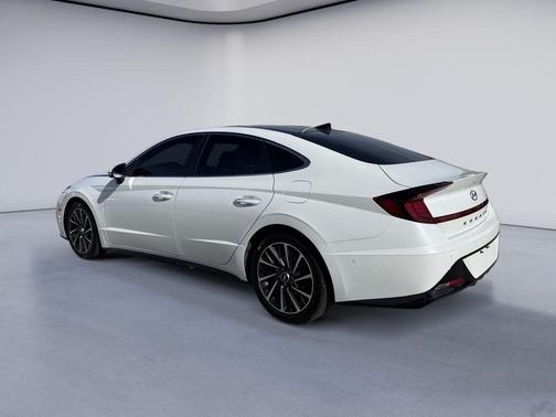 Quartz White 2022 Hyundai SONATA Limited