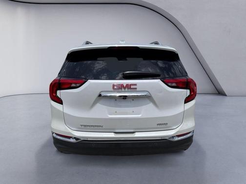 White Frost Tri-Coat 2020 GMC Terrain SLT