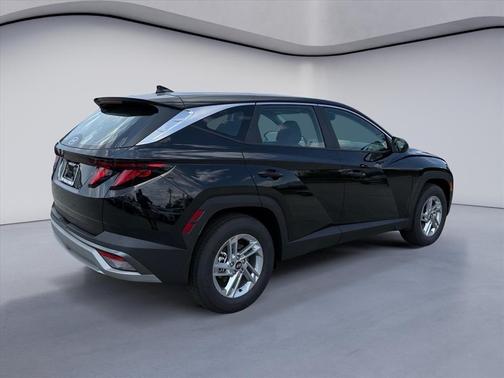 Phantom Black 2026 Hyundai TUCSON SE
