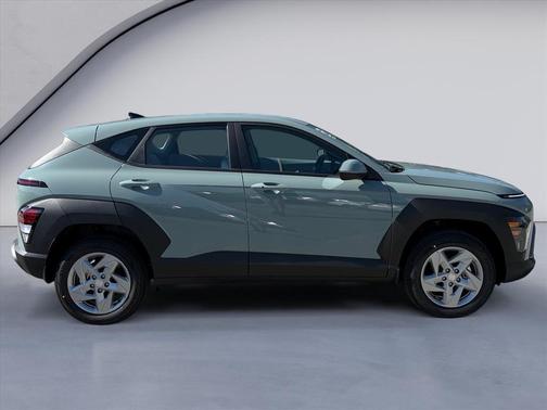 Mirage 2027 Hyundai KONA SE