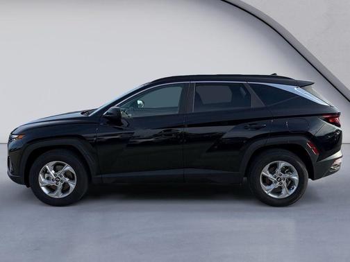Black Pearl 2024 Hyundai TUCSON SEL