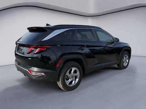 Black Pearl 2024 Hyundai TUCSON SEL