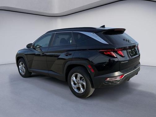 Black Pearl 2024 Hyundai TUCSON SEL