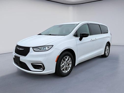 2024 Chrysler Pacifica Touring-L