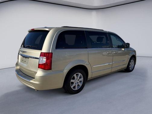 2011 Chrysler Town & Country Touring
