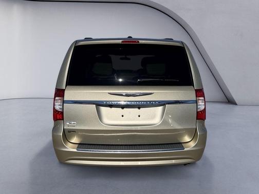 2011 Chrysler Town & Country Touring