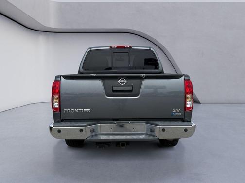 Gun Metallic 2018 Nissan Frontier SV