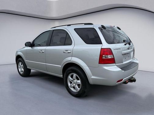 Silver 2009 Kia Sorento LX