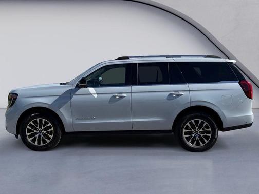 Space Silver 2025 Ford Expedition Platinum