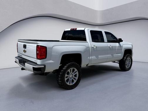 Summit White 2018 Chevrolet Silverado 1500 LT