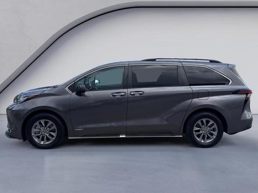 Predawn Gray Mica 2021 Toyota Sienna XLE